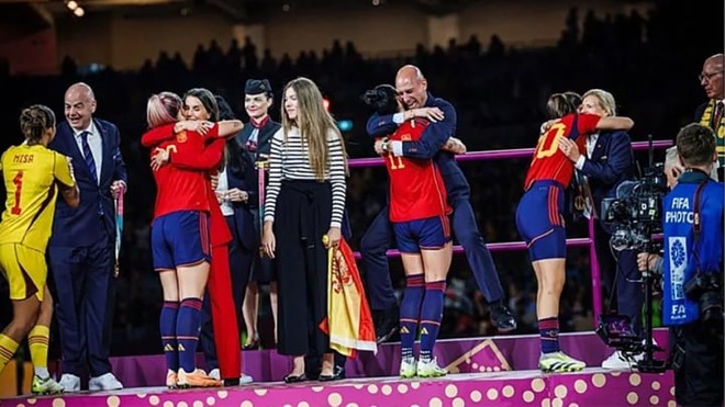Chủ tịch LĐBĐ Tây Ban Nha tung bằng chứng phủ nhận sàm sỡ cầu thủ ở World Cup nữ - Ảnh 1.