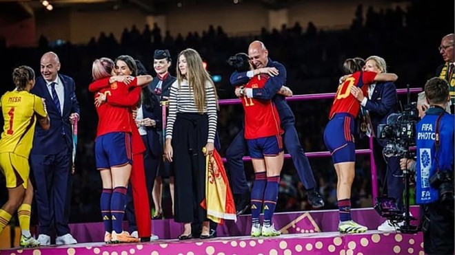 Chủ tịch LĐBĐ T&acirc;y Ban Nha tung bằng chứng phủ nhận s&agrave;m sỡ cầu thủ ở World Cup nữ - Ảnh 1.
