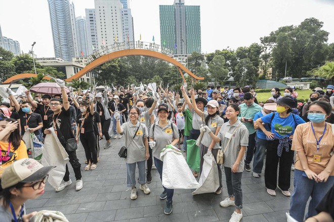 Hà Nội: Hơn 500 bạn trẻ chung tay dọn sạch các bãi rác tự phát - Ảnh 5.
