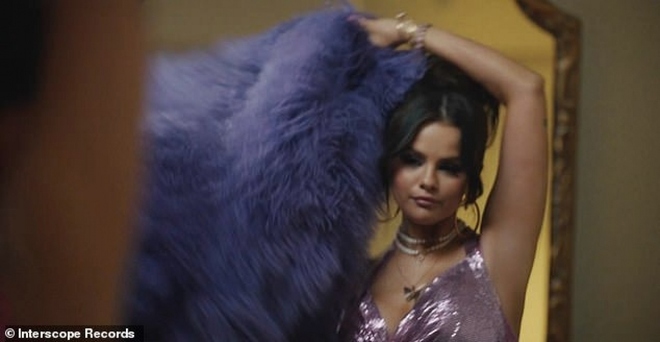 Vẻ đẹp gợi cảm của Selena Gomez trong MV mới - Ảnh 5.