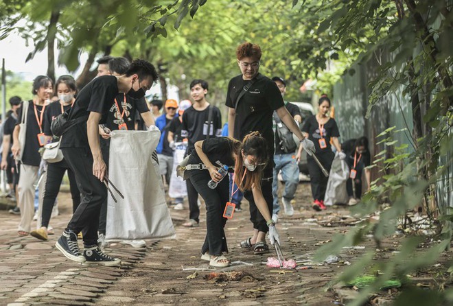 Hà Nội: Hơn 500 bạn trẻ chung tay dọn sạch các bãi rác tự phát - Ảnh 7.