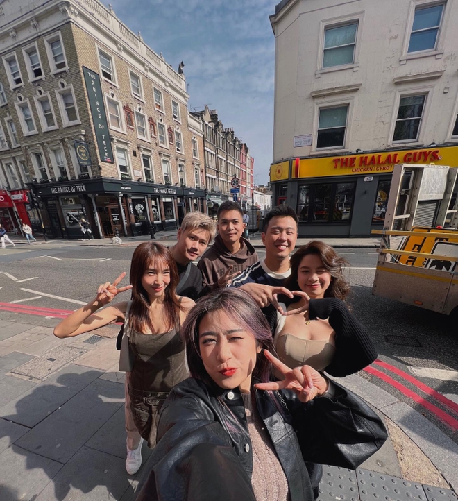 Hội H&agrave;n Hằng - Trang Lou - Emily &ldquo;xả ảnh&rdquo; vi vu trời &Acirc;u: Ai cũng xinh v&agrave; sang! - Ảnh 1.