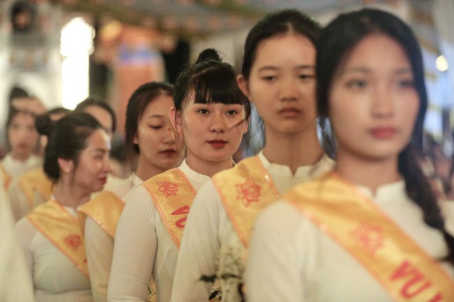 Hàng nghìn người dân tham gia đại lễ Vu Lan ở chùa Kim Sơn Lạc Hồng - Ảnh 6.