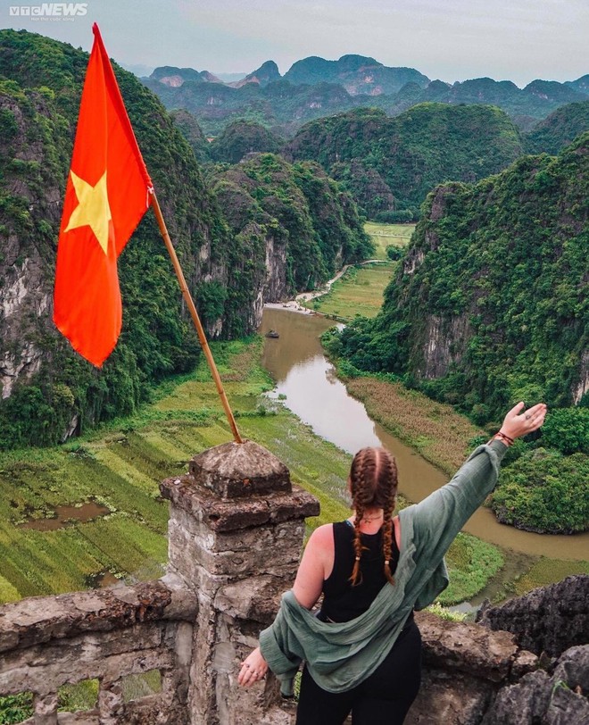 Ngắm m&ugrave;a Thu l&atilde;ng mạn tại thi&ecirc;n đường sống ảo Hang M&uacute;a - Ảnh 4.