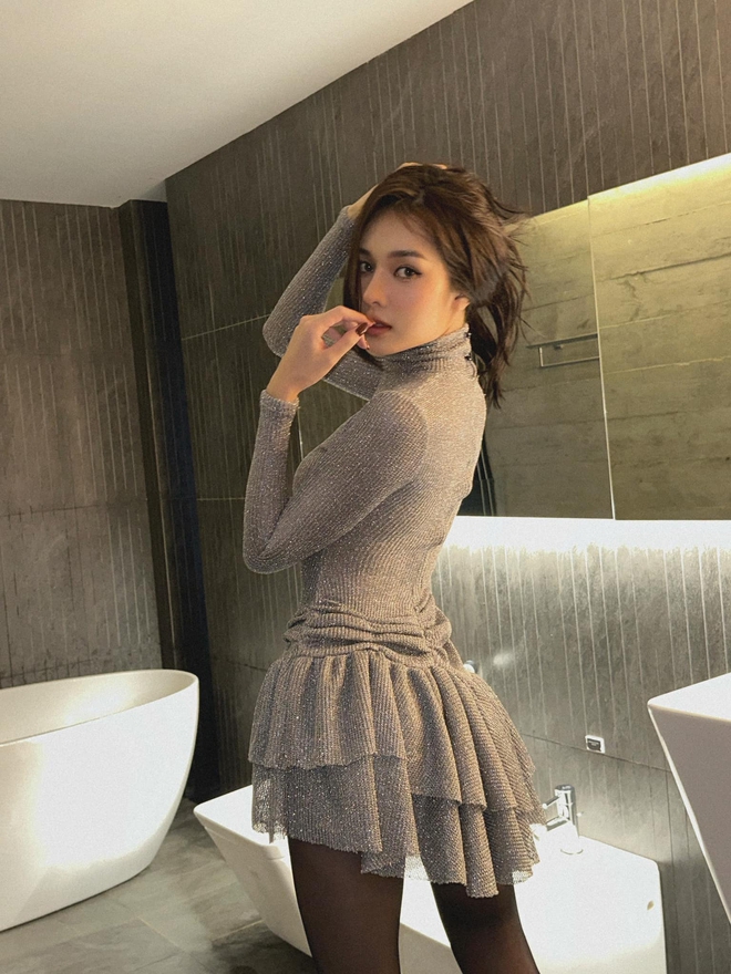 So k&egrave; nhan sắc đời thường của L&ecirc; Ho&agrave;ng Phương v&agrave; 4 &Aacute; Hậu: T&acirc;n Hoa hậu c&oacute; l&eacute;p vế trước mỹ nh&acirc;n đập mặt x&acirc;y lại? - Ảnh 11.