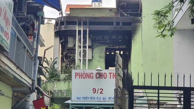 Người d&acirc;n x&oacute;t xa 2 c&ocirc; g&aacute;i trẻ tử vong trong căn nh&agrave; ch&aacute;y: Đ&oacute; c&oacute; thể l&agrave; người thu&ecirc; trọ để đi kh&aacute;m bệnh - Ảnh 1.