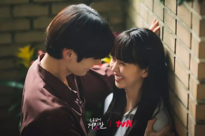 Cảnh hôn bùng nổ MXH của cặp đôi đẹp nhất phim Hàn hiện tại, netizen mong yêu thật ngoài đời - Ảnh 1.