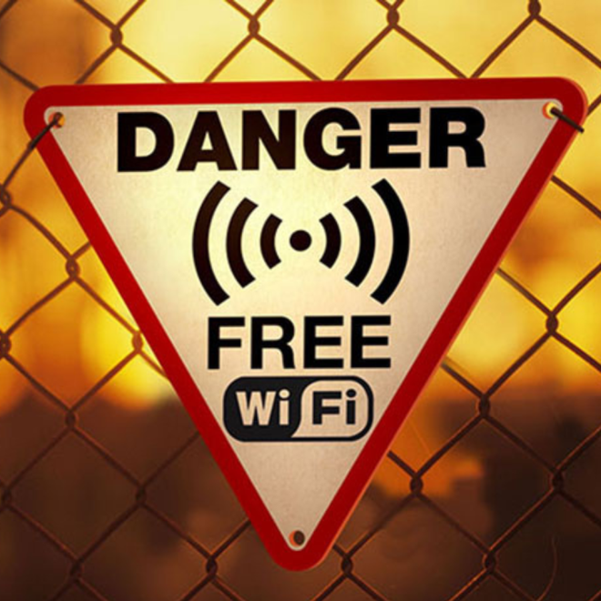 Những mối nguy hiểm từ Wi-Fi công cộng bạn nên biết - Ảnh 1.