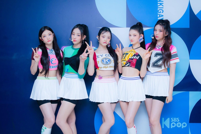 Tranh c&atilde;i clip fan đ&aacute;ng tuổi ch&uacute; toan quấy rối NewJeans, em &uacute;t 15 tuổi &ldquo;r&eacute;n ngang&rdquo; v&agrave; quản l&yacute; phải v&agrave;o cuộc - Ảnh 5.