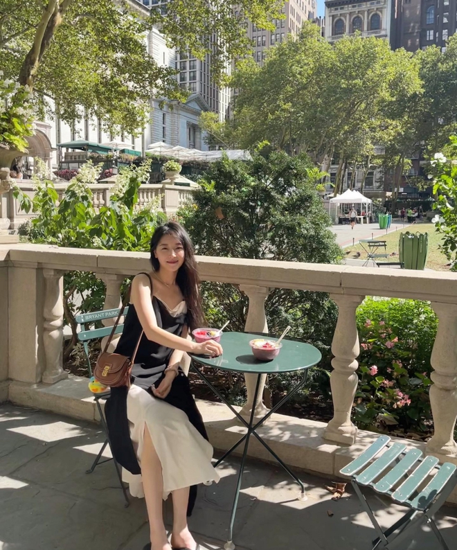 Nữ phụ Hậu Duệ Mặt Trời lão hóa ngược sau 7 năm, thất nghiệp 3 năm vì diễn xuất quá nhạt nhòa? - Ảnh 8. Nữ phụ Hậu Duệ Mặt Trời lão hóa ngược sau 7 năm, thất nghiệp 3 năm vì diễn xuất quá nhạt nhòa? - Ảnh 8.