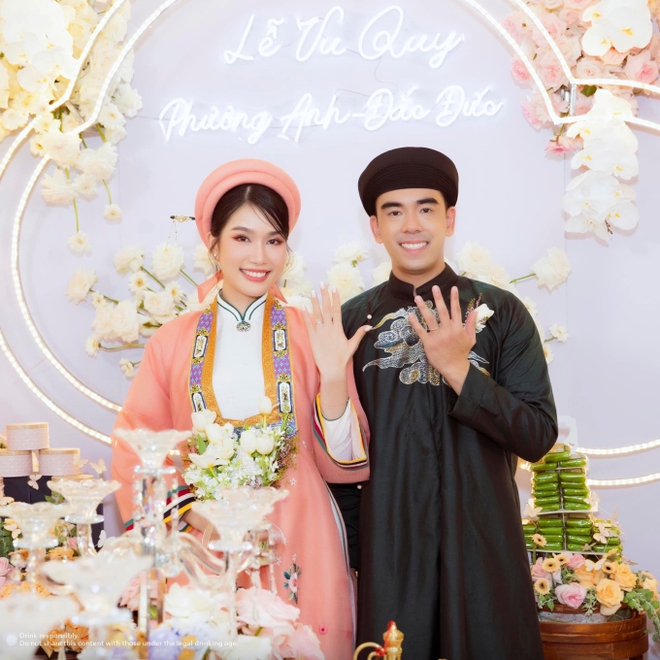 N&agrave;ng hậu Vbiz khoe thiệp cưới, x&aacute;c nhận l&ecirc;n xe hoa với chồng tiến sĩ v&agrave;o th&aacute;ng 9 - Ảnh 4.