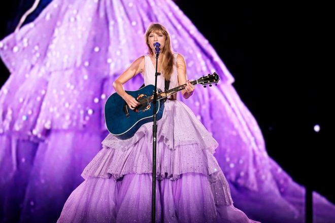 Eras Tour của Taylor Swift là chuyến lưu diễn lớn nhất lịch sử nhân loại - Ảnh 4.