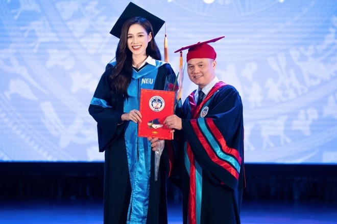 Hoa hậu Đỗ Thị Hà đội mũ cử nhân cho bố trong ngày tốt nghiệp Đại học - Ảnh 5.