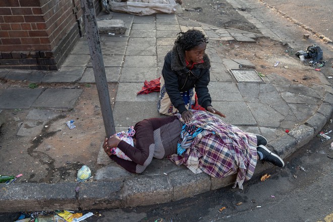 Cháy thảm khốc ở thành phố lớn nhất Nam Phi, ít nhất 106 người thương vong - Ảnh 3.