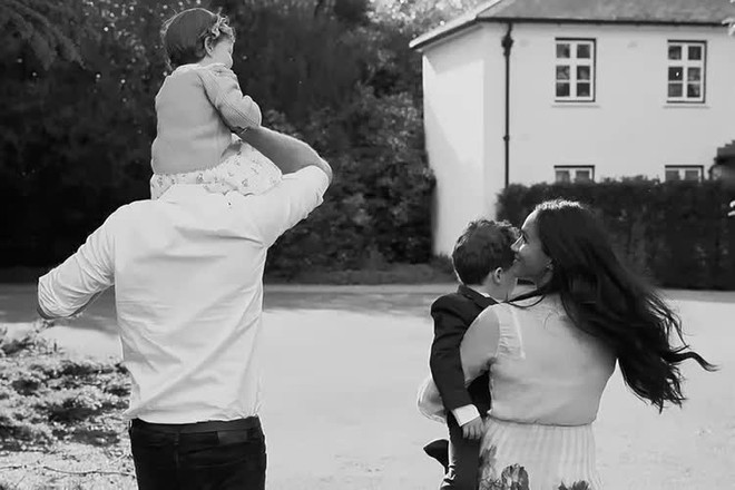Meghan quyết định bỏ lại qu&aacute; khứ v&agrave; tập trung vun v&eacute;n hạnh ph&uacute;c gia đ&igrave;nh - Ảnh 1.
