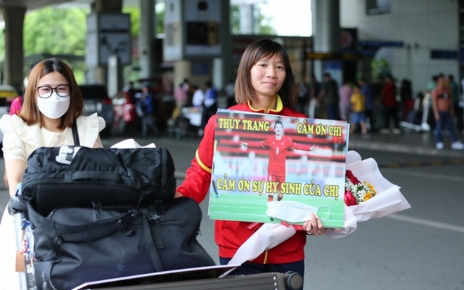 Giọt nước mắt của cầu thủ Thùy Trang và nỗi lòng huấn luyện viên Mai Đức Chung - Ảnh 1.