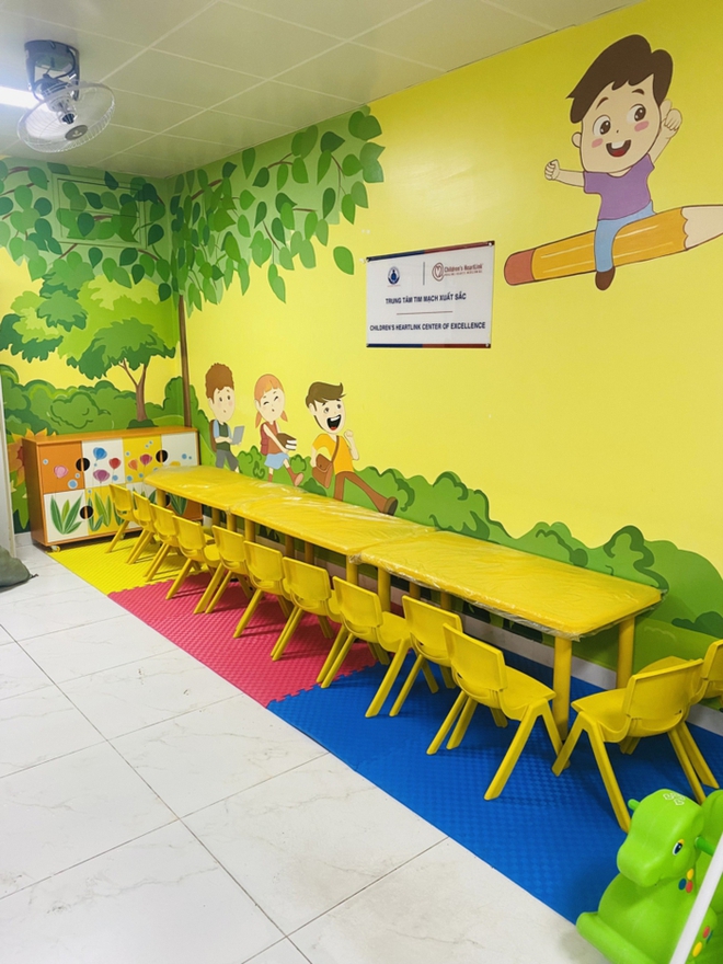 Cận cảnh khu vui chơi do Hoa hậu Thùy Tiên trao tặng các em bé ở BV Nhi Đồng 1 - Ảnh 5.