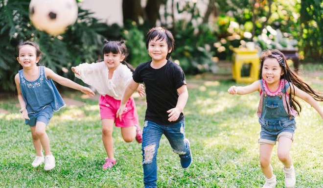 4 hiểu lầm lớn cha mẹ có con học tiểu học dễ mắc phải trong kỳ nghỉ hè - Ảnh 1.