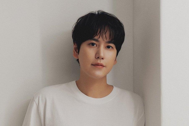 Kyuhyun Super Junior ký hợp đồng với công ty mới - Ảnh 1.