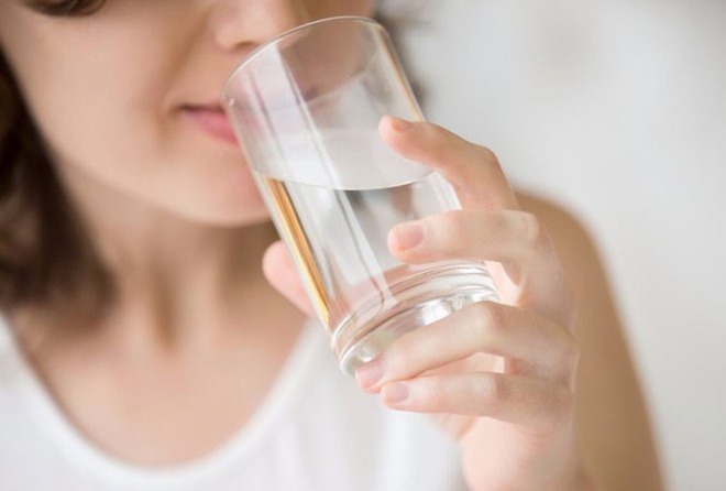 Thói quen uống nước gây hại cho cơ thể, thậm chí gây tử vong - Ảnh 1.