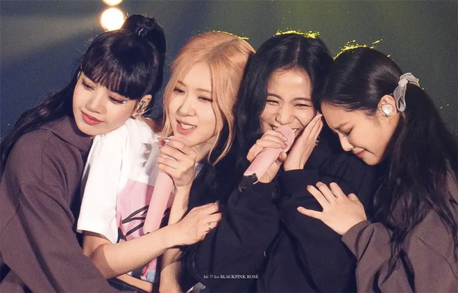 Đ&uacute;ng ng&agrave;y kỷ niệm 7 năm, YG l&ecirc;n tiếng về t&igrave;nh trạng hợp đồng với BLACKPINK - Ảnh 2.