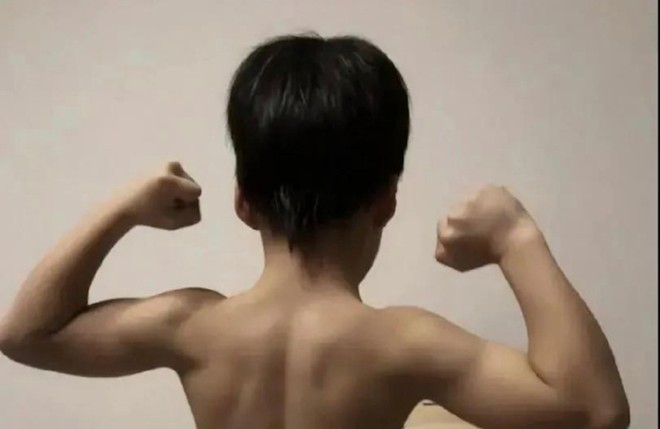Con trai ông hoàng võ thuật Ngô Kinh: 9 tuổi đã có đai đen võ thuật, được học cách sống tự lập từ bé - Ảnh 11.