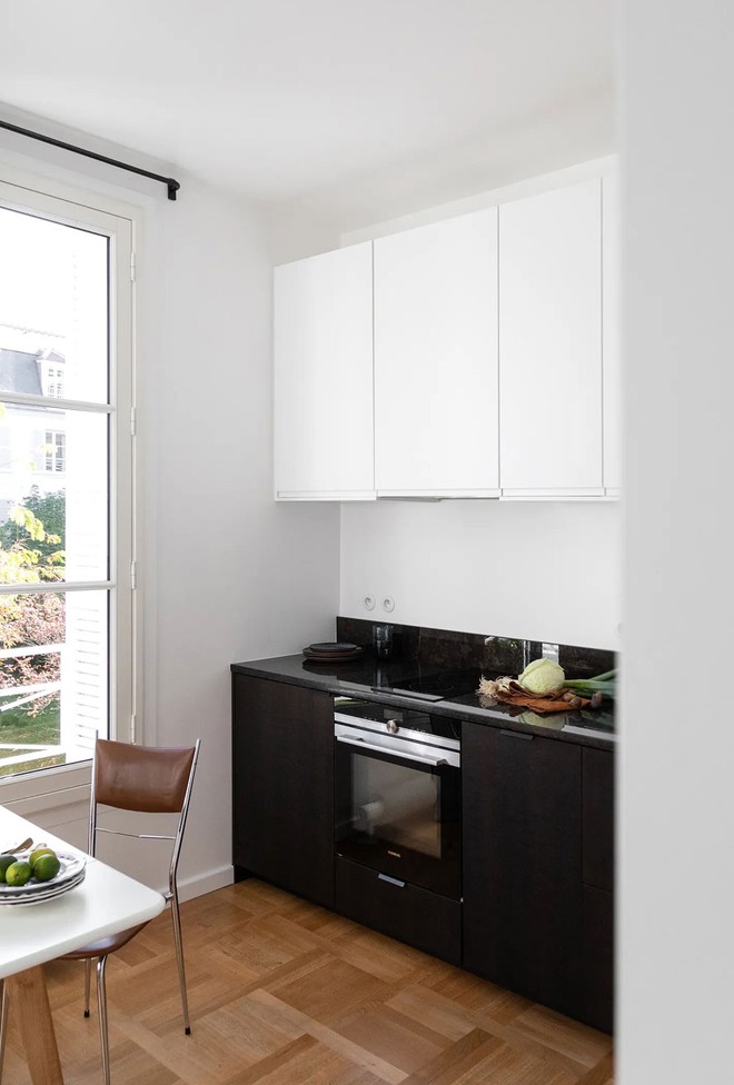 C&aacute;ch thiết kế kh&eacute;o l&eacute;o b&ecirc;n trong căn hộ 25m2 - Ảnh 4.