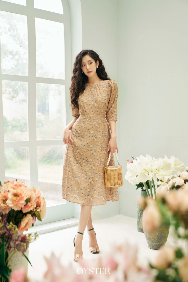 Những mẫu v&aacute;y liền th&iacute;ch hợp diện những ng&agrave;y trời m&ugrave;a thu m&aacute;t mẻ - Ảnh 11.