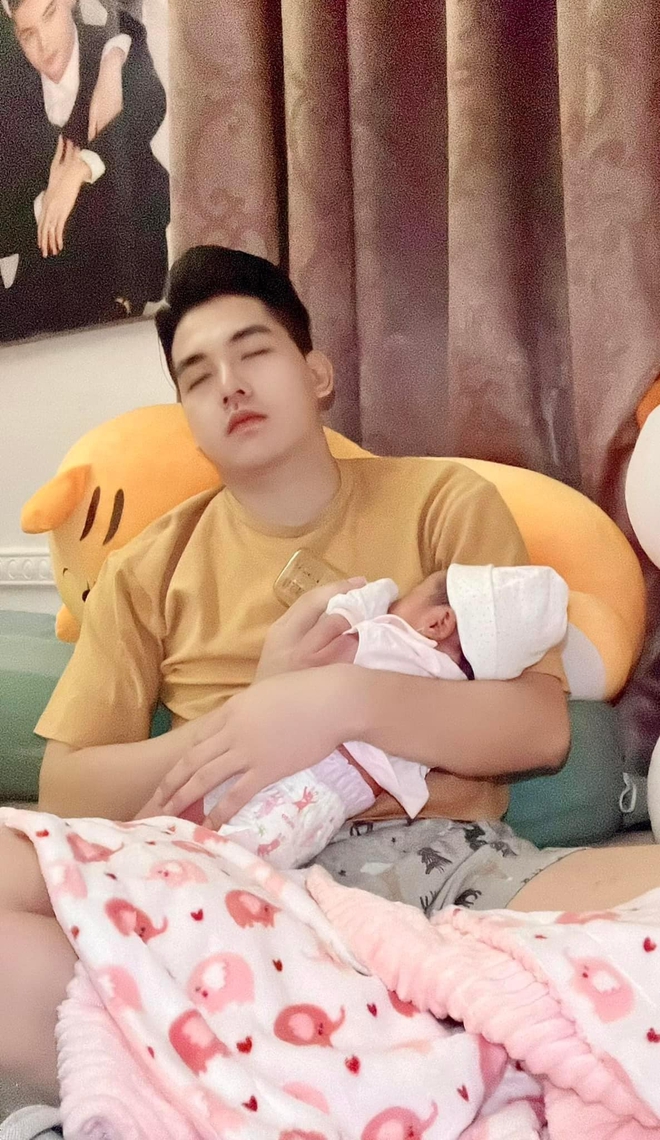 Sao nam Vbiz c&ugrave;ng người y&ecirc;u đồng giới trước đ&aacute;m hỏi: Sở hữu biệt thự 3000m2, l&agrave; bố bỉm của nh&oacute;c tỳ song sinh - Ảnh 3.