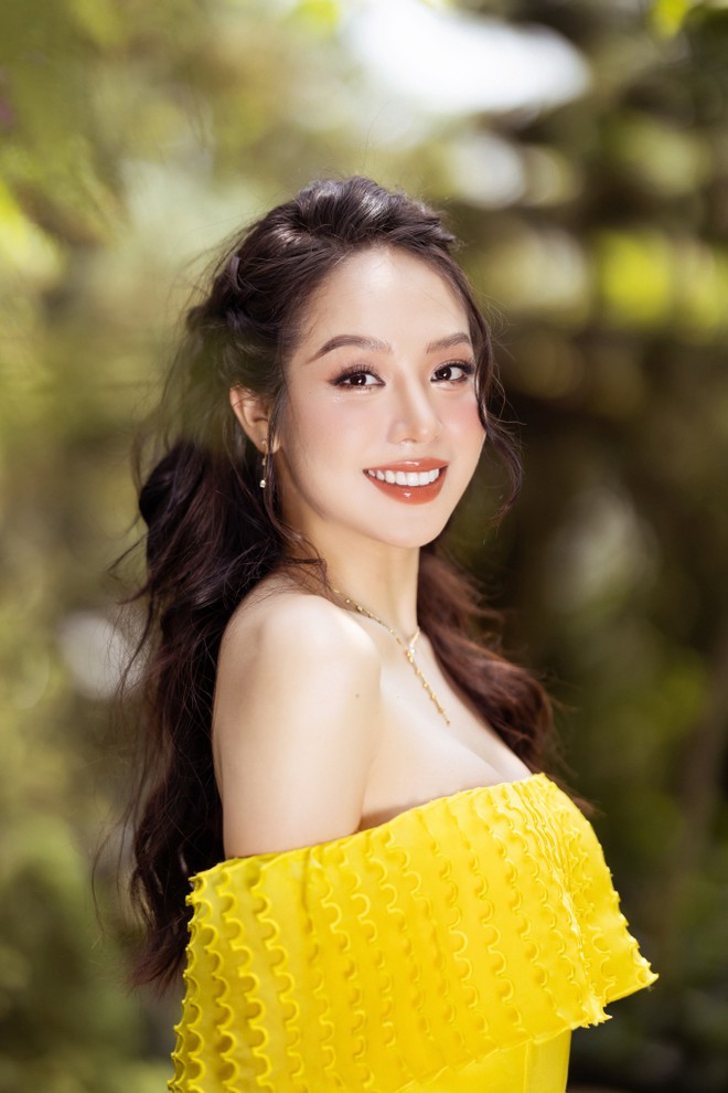 N&agrave;ng hậu Vbiz bất lực v&igrave; đi ngủ cũng nằm mơ bị d&igrave;m h&agrave;ng, nh&igrave;n biểu cảm trong hậu trường l&agrave; hiểu l&yacute; do! - Ảnh 8.