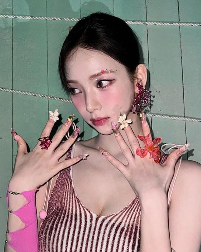 Ros&eacute; Blackpink v&agrave; h&agrave;ng loạt sao nữ được Vogue Singapore vinh danh - Ảnh 3.