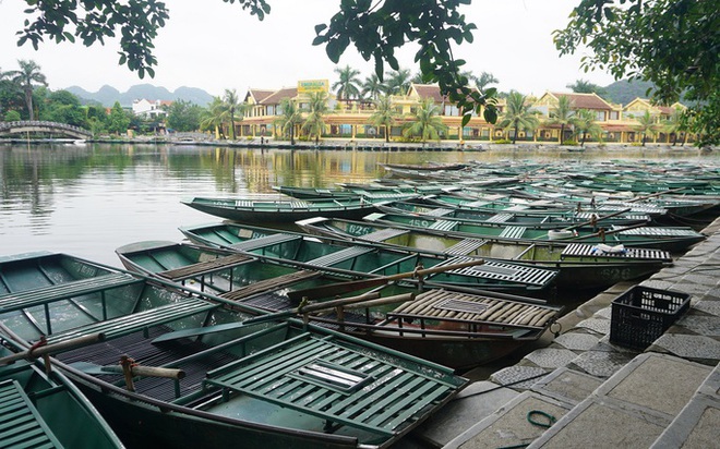 Đ&atilde; mở cửa nhưng khu du lịch Tam Cốc - B&iacute;ch Động vẫn &aacute;n binh bất động - Ảnh 1.