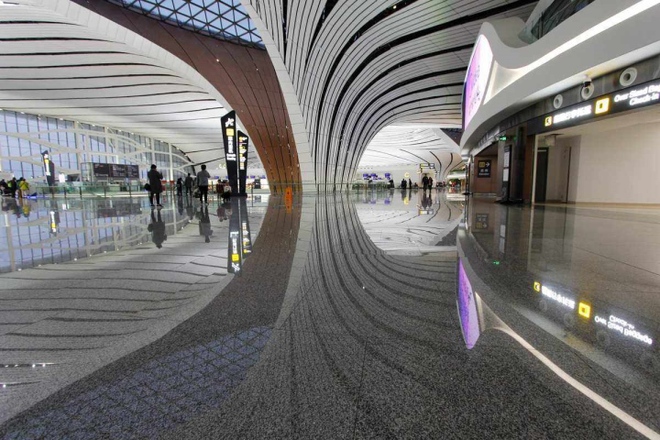 Sân bay rộng 1,4 triệu mét vuông, chỉ mất gần 5 năm xây dựng ở Trung Quốc - Ảnh 6.