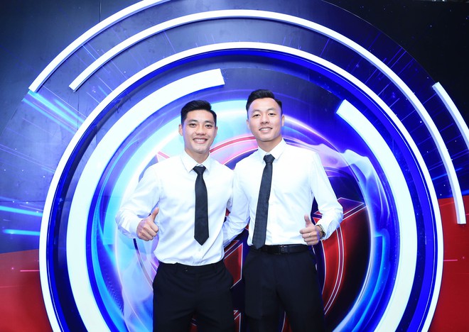 Hoàng Đức như chú rể, dàn cầu thủ bảnh bao đến tham dự V.League Awards 2023 - Ảnh 8.