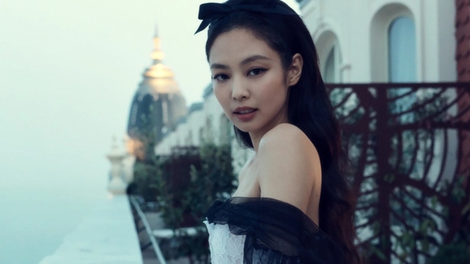 Jennie Blackpink lọt Top 50 người phụ nữ c&oacute; tầm ảnh hưởng nhất năm 2023 - Ảnh 1.