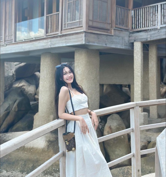 Kỳ tích của Doãn Hải My: Tăng cân nhưng vòng eo vẫn khỏe khoắn, bí quyết là gì?