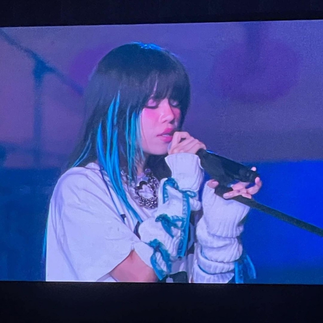 Lần đầu diễn chung s&acirc;n khấu hậu chia tay: tlinh kh&oacute;c đến lạc giọng, MCK anh đ&atilde; ổn hơn - Ảnh 3.