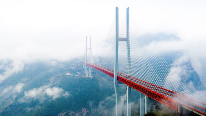 Bí ẩn vùng đất toàn cây cầu khổng lồ cao nhất thế giới của Trung Quốc - Ảnh 3.