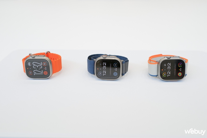 Cận cảnh Apple Watch Ultra 2 tại sự kiện ra mắt: Vẫn đẹp sang, cử chỉ &ldquo;bấm ng&oacute;n tay&rdquo; qu&aacute; tiện - Ảnh 5.