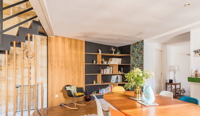 Căn hộ 30m2 nhưng nhờ thiết kế th&ecirc;m g&aacute;c x&eacute;p đ&atilde; tăng gấp đ&ocirc;i diện t&iacute;ch sử dụng - Ảnh 2.
