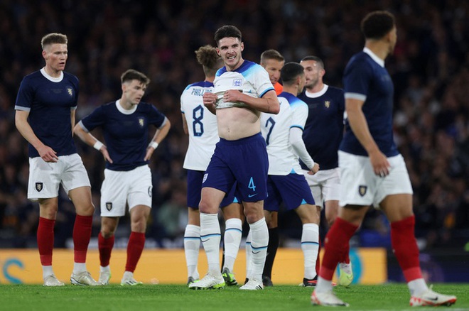 Maguire gây thảm họa, tuyển Anh vẫn hạ Scotland ở derby thứ 150 - Ảnh 1.