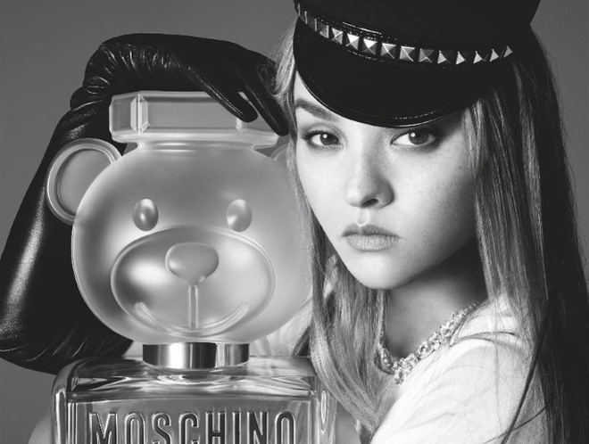 "Siêu mẫu lệch chuẩn" Devon Aoki: Từ học trò Kate Moss đến nàng thơ Chanel, từng "soán ngôi" Naomi Campbell khi chỉ mới 16 tuổi - Ảnh 3.