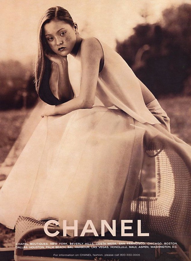 "Siêu mẫu lệch chuẩn" Devon Aoki: Từ học trò Kate Moss đến nàng thơ Chanel, từng "soán ngôi" Naomi Campbell khi chỉ mới 16 tuổi - Ảnh 7.