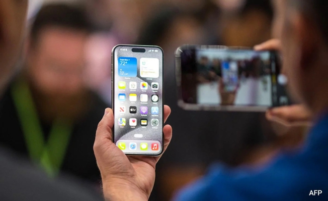 Không ai giật nổi iPhone 15 khỏi tay người Trung Quốc: Sức mê hoặc của Apple quá lớn, điện thoại đỉnh cao của Huawei không địch nổi? - Ảnh 2.