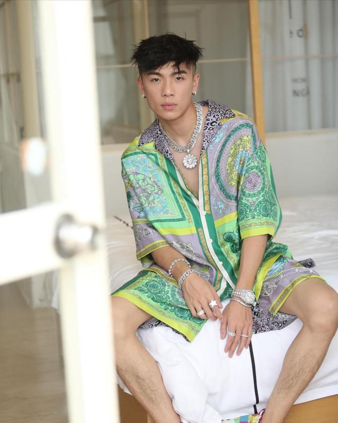 Nam ca sĩ Trung Quốc vướng tin l&agrave;m rạn nứt &ldquo;thuyền&rdquo; Anh T&uacute; - LyLy l&agrave; ai? - Ảnh 6.