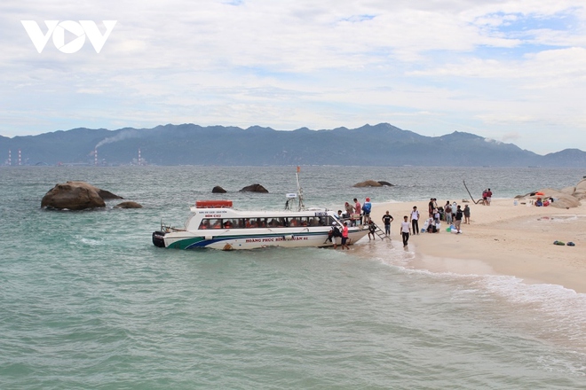 Vẻ đẹp hoang sơ của Hòn Cau ở Bình Thuận thu hút du khách - Ảnh 1.