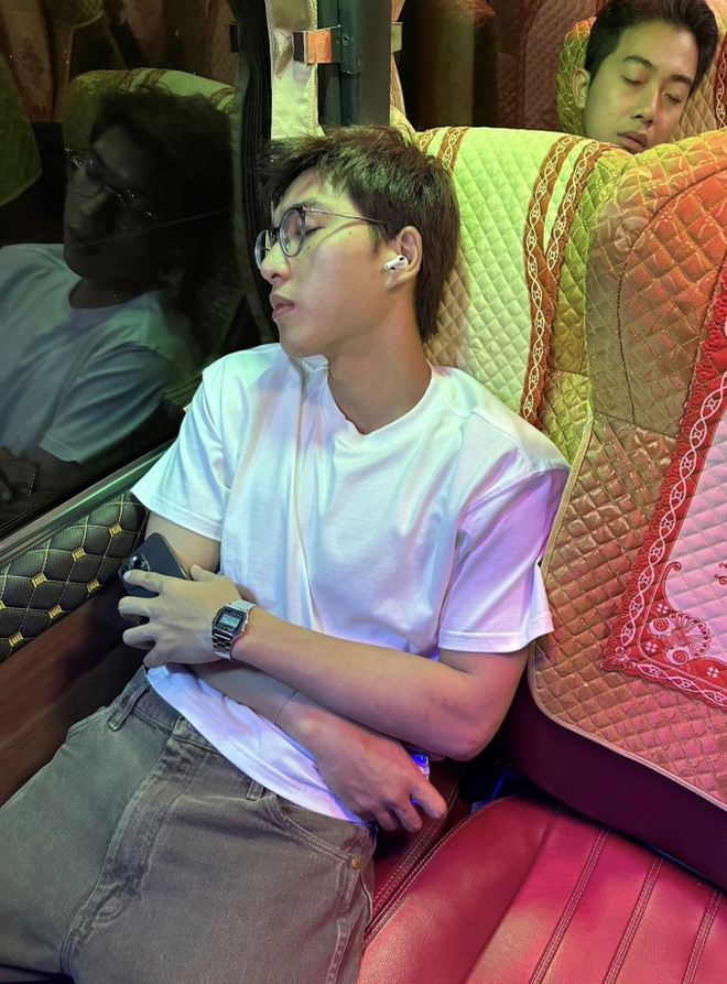 L&ecirc; Dương Bảo L&acirc;m xả ảnh d&igrave;m d&agrave;n sao Vbiz khi ngủ say, HIEUTHUHAI c&oacute; vượt qua kiếp nạn? - Ảnh 6.