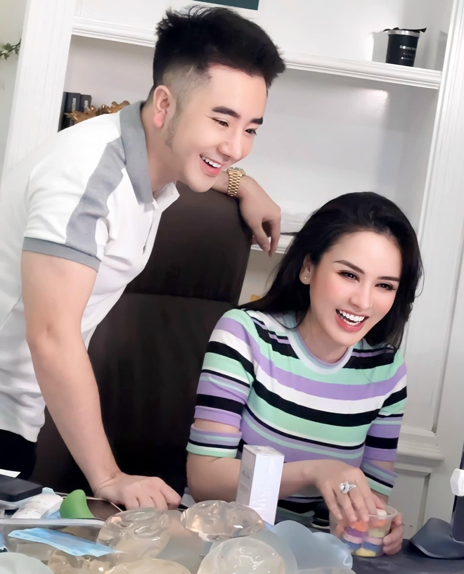 Vợ chồng trẻ đem 1 tỷ đồng hỗ trợ nạn nh&acirc;n vụ ch&aacute;y chung cư mini - Ảnh 3.