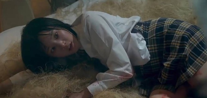 Phim H&agrave;n c&oacute; t&igrave;nh tiết v&ocirc; l&yacute; đến mức nhảm nh&iacute;, nghe tới t&ecirc;n bi&ecirc;n kịch th&igrave; ai cũng hiểu l&yacute; do - Ảnh 5.