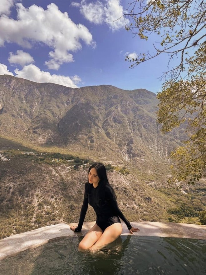 Hương Giang diện áo tắm khoe chân dài, eo thon giữa vùng núi Mexico - Ảnh 5.